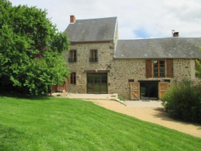 Grande maison en pierres avec jardin clos, proche des stations thermales et des Volcans d'Auvergne - FR-1-489-198